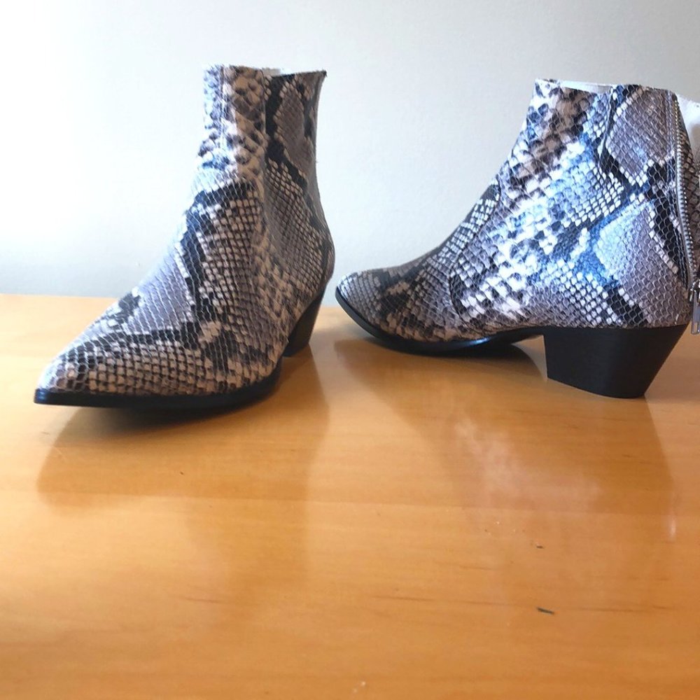 Steve Madden Snakes